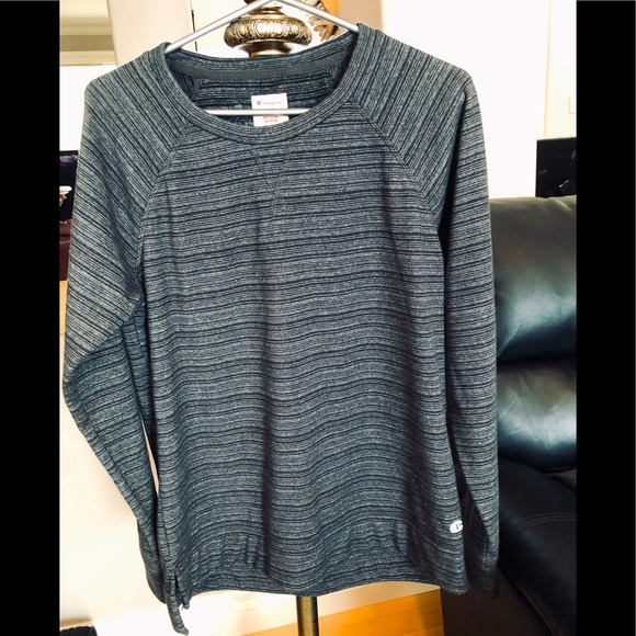 Champion, Men’s Medium, Warm Crewneck Long Sleeve, GUC - Picture 4 of 9